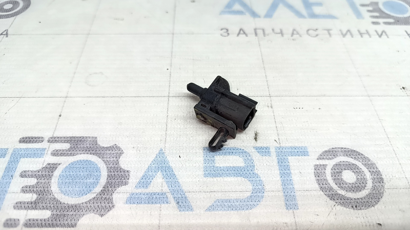 Suport senzor de temperatură ambientală defect la Ford Fusion mk5 13-20