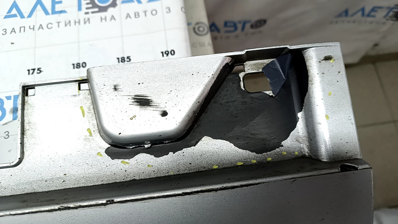 Prag stânga Mercedes W213 E 300/350 17-23 fără mulaje, pachet AMG, argintiu, uzat, vopsea exfoliată