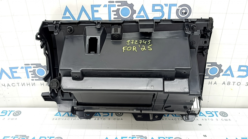 Перчаточный ящик, бардачок Subaru Forester 25-26 черный, с корпусом, царапины