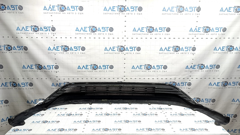 Губа переднего бампера Toyota Highlander 20-23 структура, царапины, потерта, треснута, треснуто крепление
