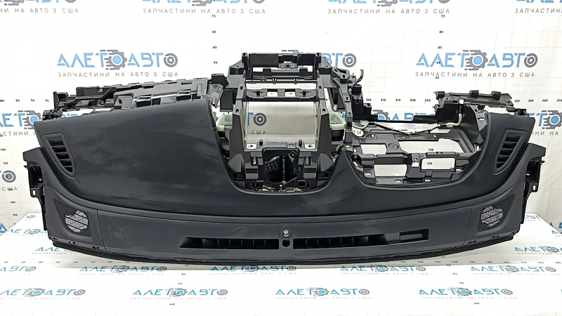 Торпедо передняя панель с AIRBAG Subaru Forester 25-26 черная, с накладкой под 2 датчика света, царапины на накладке