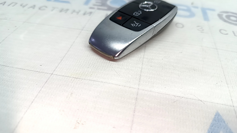 Ключ smart Mercedes W213 E 17-23 4 кнопки, keyless, потерт, тычки