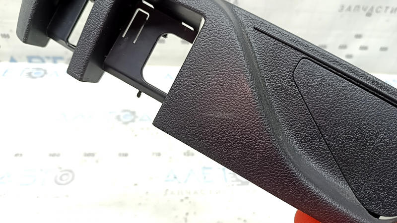 Garnitură laterală pentru scaunul spate stânga al celui de-al doilea rând, stânga, Toyota Highlander 20-26, neagră, cu dop, zgârieturi, element de fixare rupt