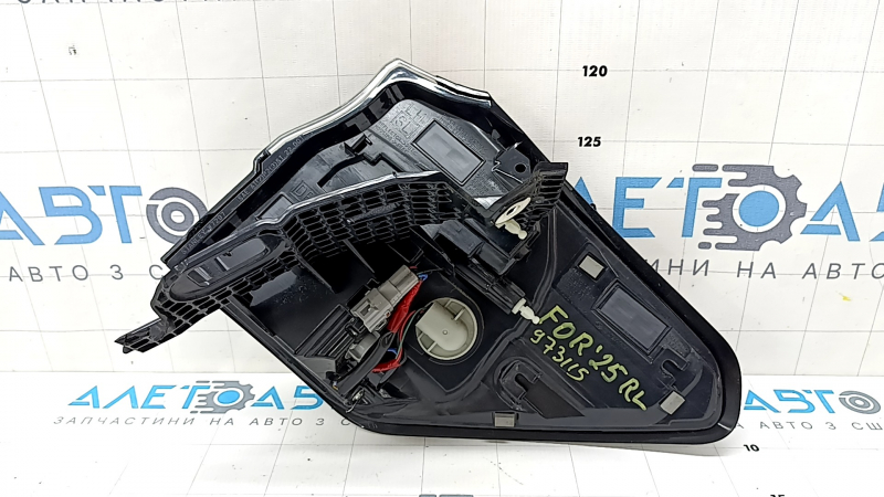Lumină aripă exterioară stânga Subaru Forester 25-26