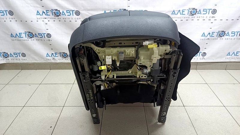 Пассажирское сиденье Toyota Highlander 22-23 с airbag, электрическое, подогрев, кожа черная, XLE, под химчистку