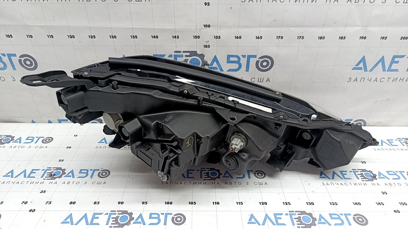 Фара передняя левая в сборе Lexus UX200 UX250h 19-20 не полный LED, под птф, сколы, царапины