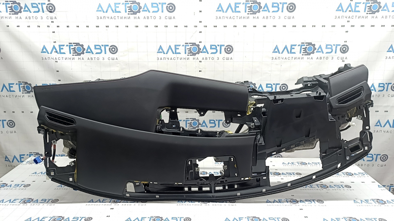 Bord negru Lexus UX200 UX250h 19-22 cu cusături roșii și airbag