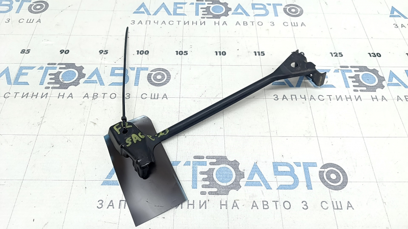 Кронштейн решетки радиатора grill правый Kia Sportage 23-25 X-Line, X-Pro
