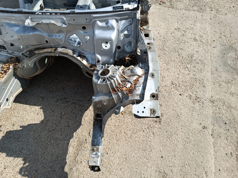 Panou lateral stânga față Mercedes W213 E 17-23, argintiu