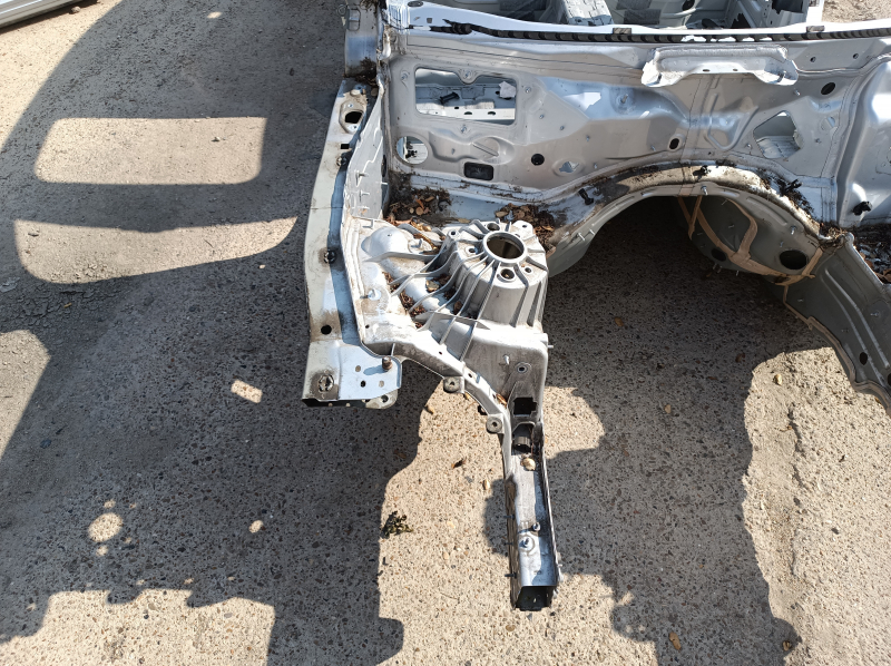 Panou lateral dreapta față Mercedes W213 E 17-23, argintiu