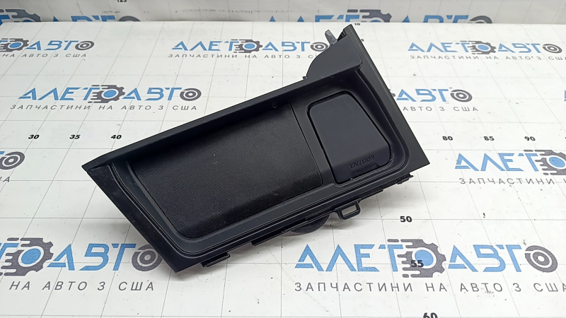 Накладка центральной консоли Lexus UX200 UX250h 19-22 с прикуривателем, черная