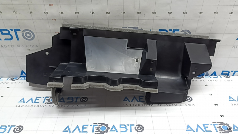 Deflector superior al radiatorului pentru Nissan Kicks 21-25 rest.