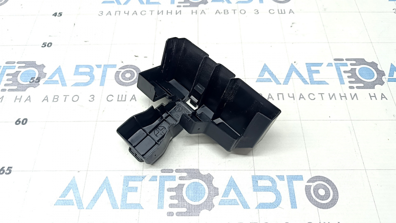 Capacul terminalului pozitiv al bateriei 12v Mazda CX-5 17-25 2.5