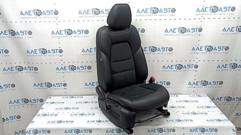 Пассажирское сидение Mazda CX-5 19-23 с airbag, механика, кожа черная комбинированная с алькантарой, серая строчка, подогрев, под чистку