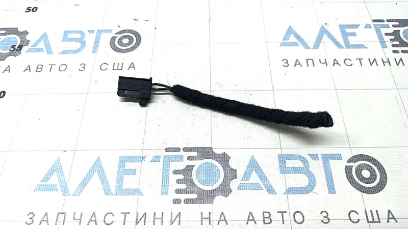 Фишка на сигнал low Lexus UX200 UX250h 19-26