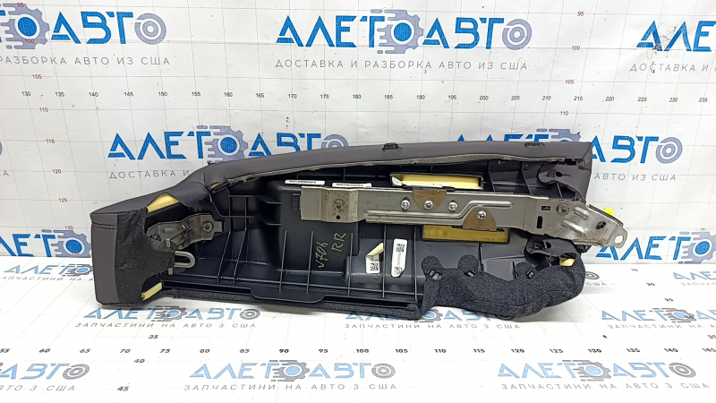 Airbag pentru bancheta spate dreapta a unui Toyota Camry v70 18-24, material textil gri, curățabil chimic