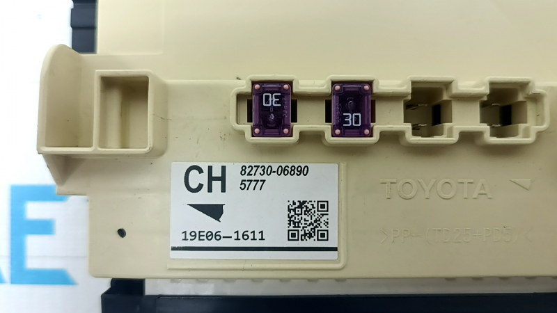 Блок предохранителей салонный Toyota Camry v70 18-19