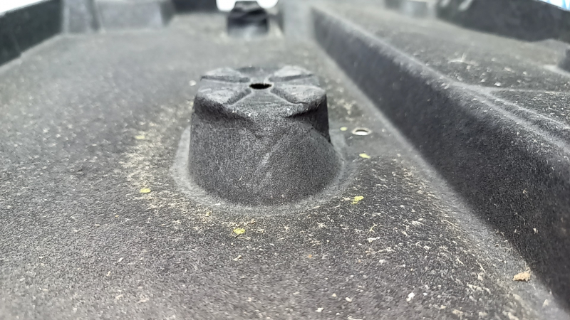 Protecție partea inferioară dreapta pentru Lexus UX 19-26, elemente de fixare îndoite, rupte