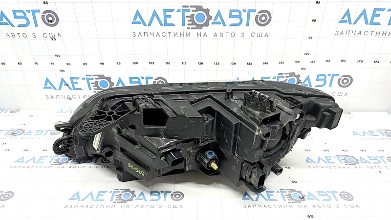 Ansamblu far dreapta față pentru Lincoln MKZ 2017-2019, nivel 7, LED, tip 2, ciobit, necesită lustruire, zgârieturi