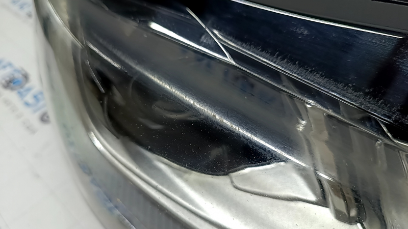 Ansamblu far dreapta față pentru Lincoln MKZ 2017-2019, nivel 7, LED, tip 2, ciobit, necesită lustruire, zgârieturi