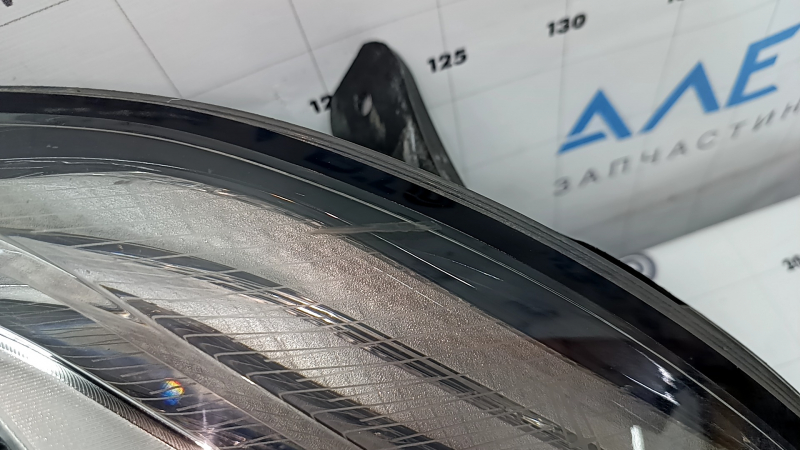 Ansamblu far dreapta față pentru Lincoln MKZ 2017-2019, nivel 7, LED, tip 2, ciobit, necesită lustruire, zgârieturi