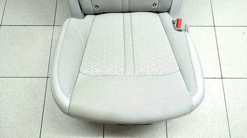 Loc dreapta, rândul 2, Kia Sorento 21-24 HEV, PHEV perforat, piele gri, încălzit, curățabil chimic, cutat