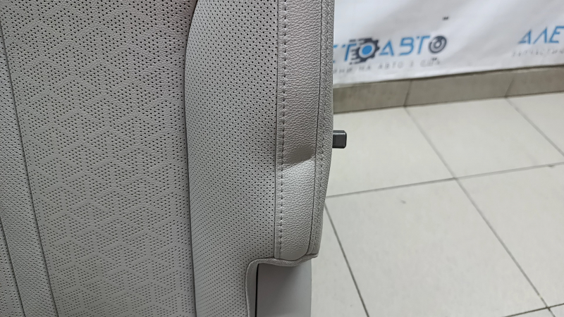 Loc dreapta, rândul 2, Kia Sorento 21-24 HEV, PHEV perforat, piele gri, încălzit, curățabil chimic, cutat