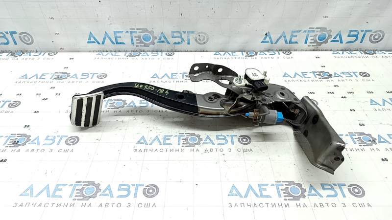 Педаль тормоза Lexus UX200 UX250h 19-26 с датчиками, хром накладка