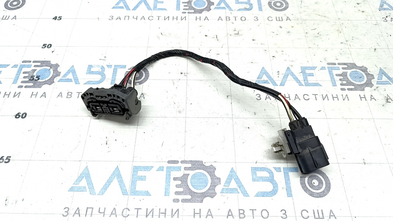 Cablaj pentru motorul ventilatorului de răcire din dreapta pentru un Lexus UX250h UX300h (19-26)