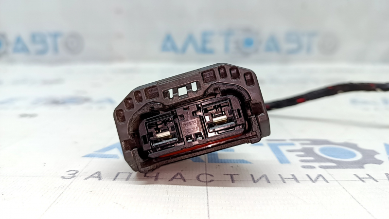 Cablaj pentru motorul ventilatorului de răcire din dreapta pentru un Lexus UX250h UX300h (19-26)