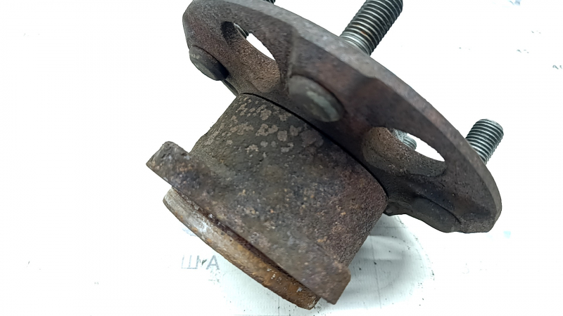 Butuc spate dreapta ruginit pentru Lexus UX200 UX250h 19-24 AWD