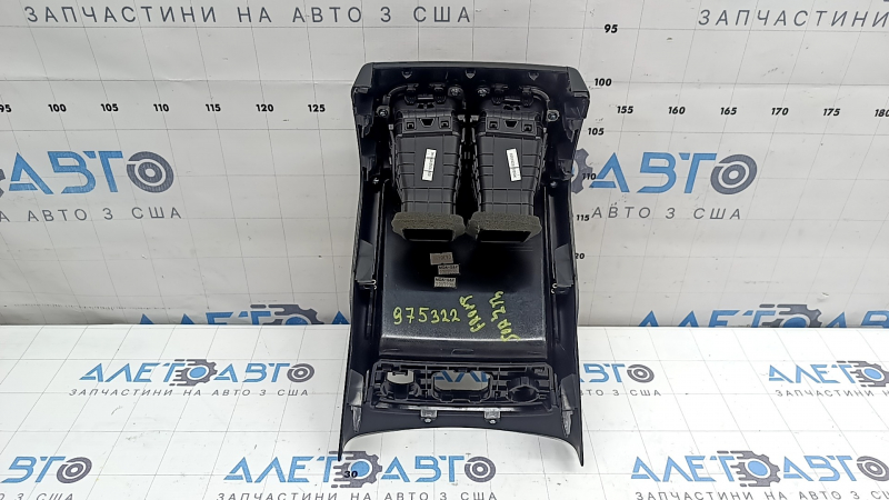 Ornament consolă centrală spate cu deflector de aer pentru Kia Sorento 21-24 HEV, PHEV, negru, cu priză, brichetă și USB, fără brichetă, USB și priză, zgârieturi