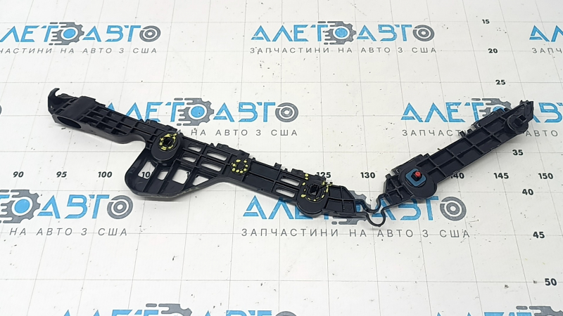 Крепление заднего бампера правое Toyota Camry v70 18-24 сломаны крепления