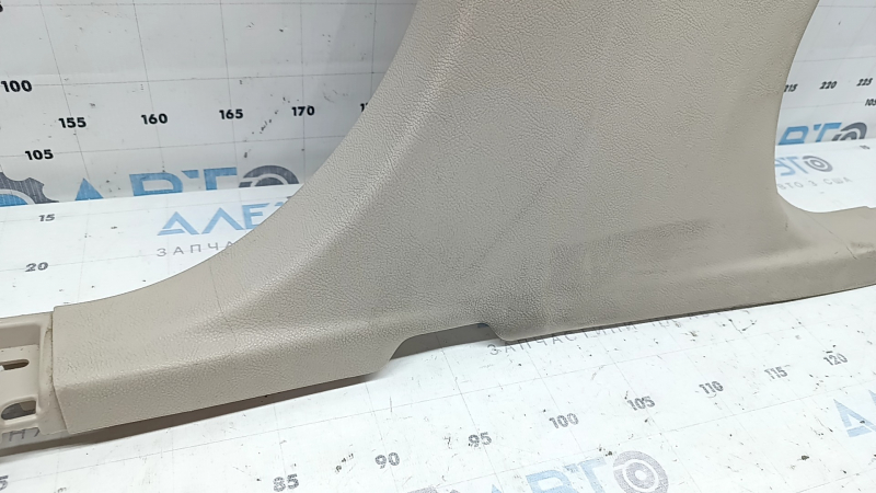 Ornamente montan central dreapta jos Lincoln MKZ 17-20, bej, plasticul s-a albit, uzat, necesită curățare