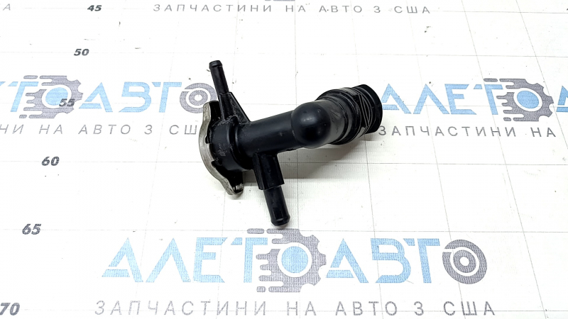Горловина радиатора Toyota Camry v70 18-24 hybrid с крышкой