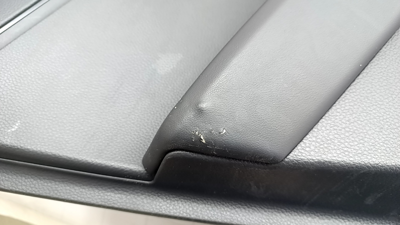 Обшивка двери карточка задняя левая Honda Accord 23-26 кожа черная, подлокотник кожа, вставка пластик, надрыв, царапины