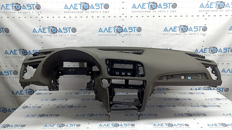 Торпедо передняя панель с AIRBAG Audi Q5 8R 09-17 бежевый truffelbeige, Bang and Olufsen, ржавый пиропатрон