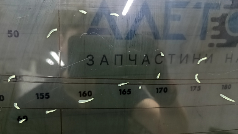 Стекло заднее Honda Accord 23-26 AGC тонировка, царапины на тонировке