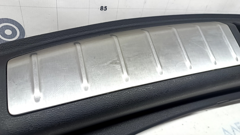 Ornamente portbagaj BMW X2 F39 18-23, negre cu inserții cromate, zgârieturi