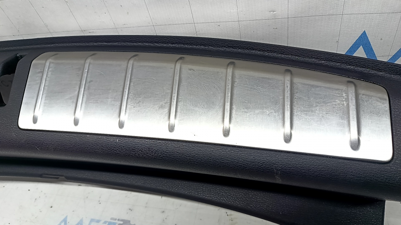 Ornamente portbagaj BMW X2 F39 18-23, negre cu inserții cromate, zgârieturi