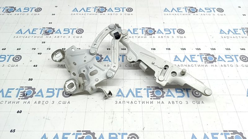 Петля капота правая BMW X2 F39 18-23