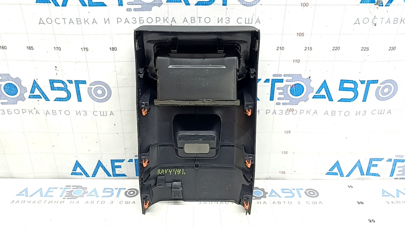 Накладка центральной консоли с дефлектором воздуховода Toyota Rav4 19-25 под USB, черная, царапины