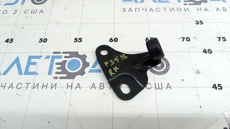 Отбойник двери багажника правый BMW X2 F39 18-23 на двери