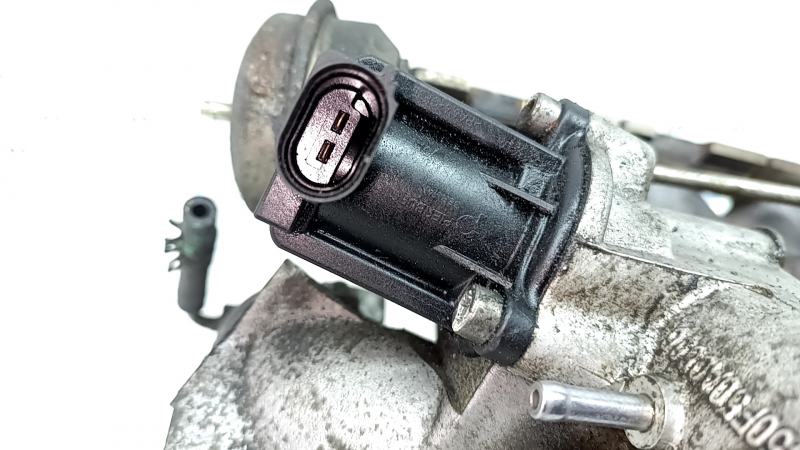 Ansamblu turbină cu galerie evacuare Audi Q5 8R 13-17 2.0T 103k, cu suport