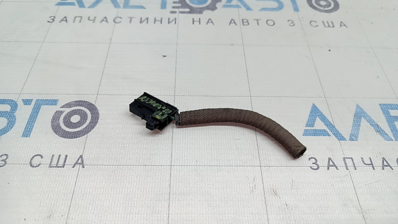 Фишка сигнала Lexus ES 19-26 low