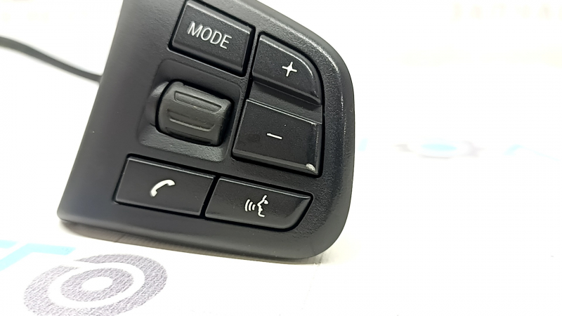 Кнопки управления на руле BMW X2 F39 18-23 под радар, потерта кнопка