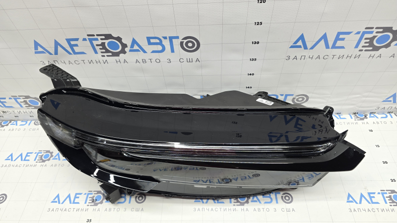 Фара передняя правая в сборе Honda CRV 23-26 LED с черным глянцевым молдингом, царапины на молдинге