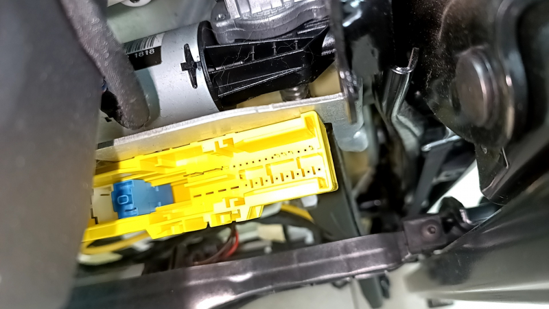 Водительское сиденье BMW X1 F48 16-22 с airbag, электро, подогрев, с памятью, кожа черная Sensatec, Sport, потрескана кожа