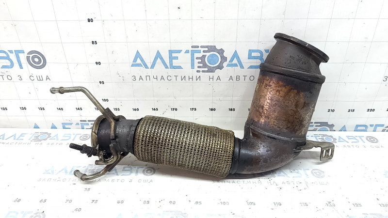 Țeava de eșapament cu convertorul catalitic BMW X2 F39 18-23 B46 are o flanșă crăpată