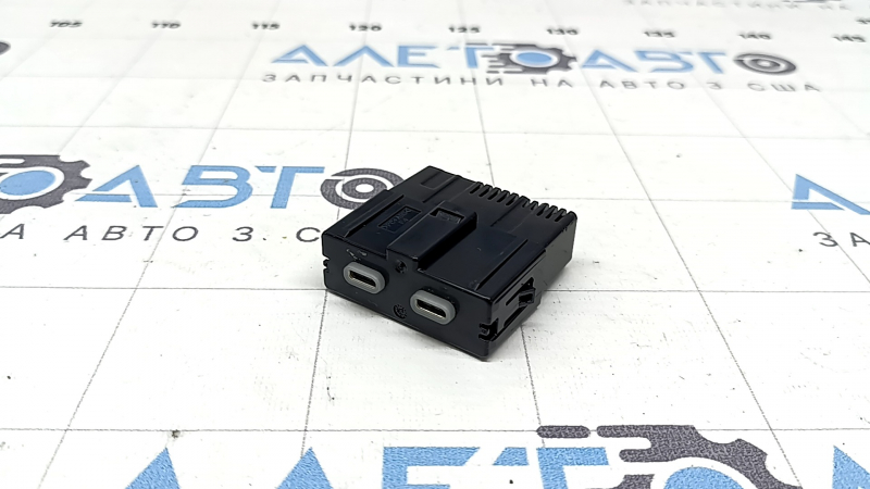 USB Hub VW Atlas 21-26 задний, Type C